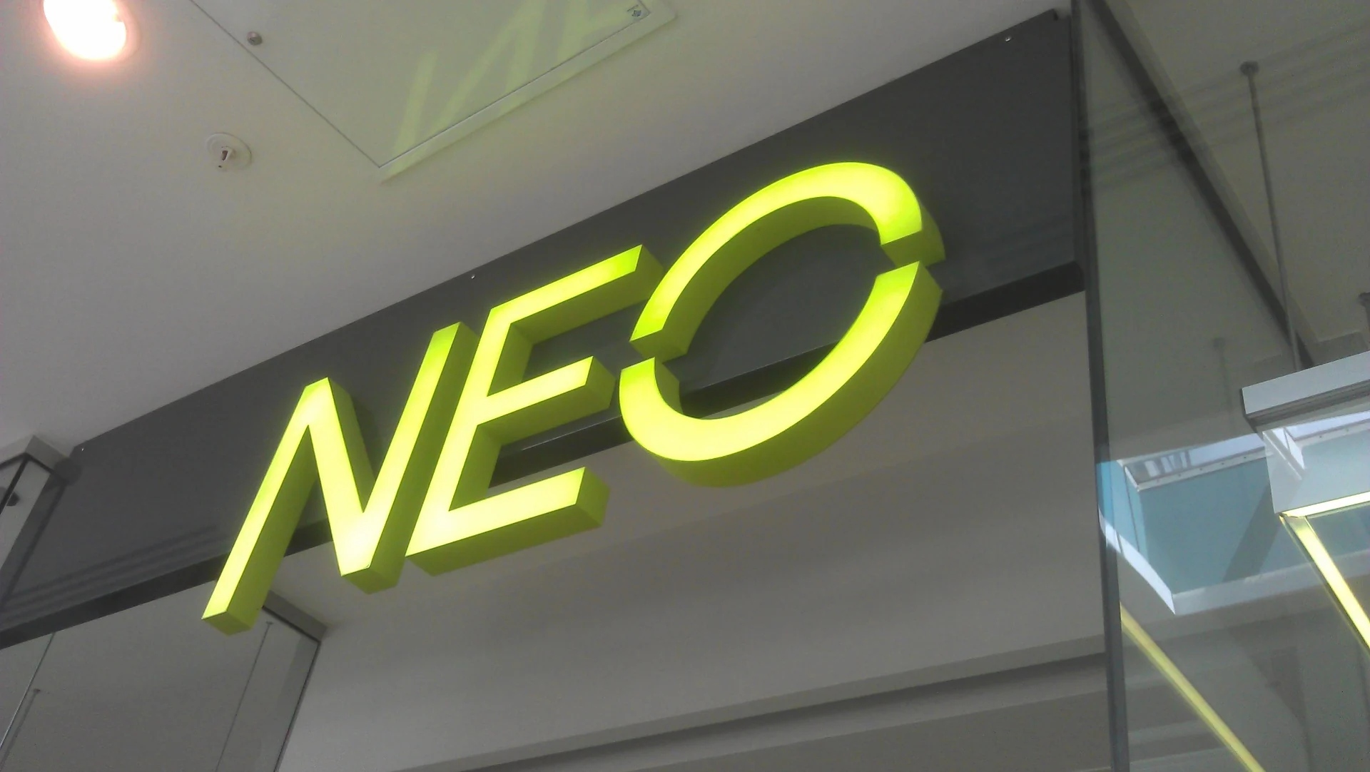 Neo